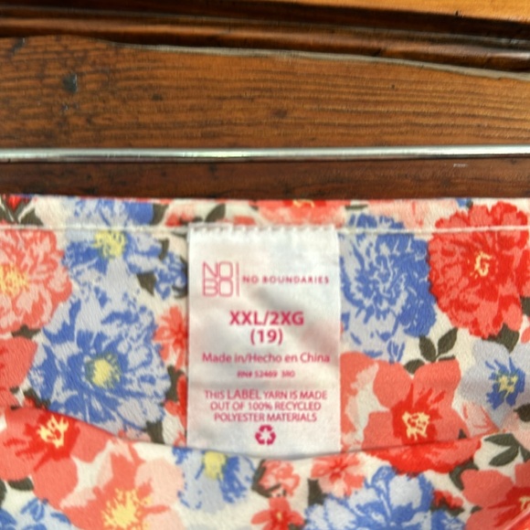 Floral skirt - Picture 3 of 3